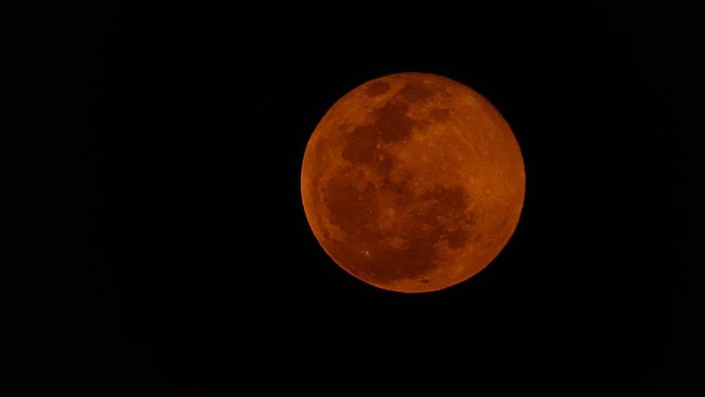 Pink Moon एप्रिल महिन्यातील पौर्णिमेच्या चंद्राला 'पिंक मून' का