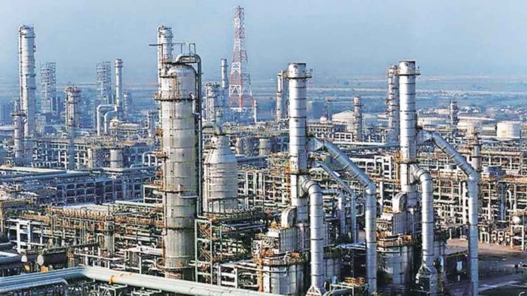 Oil refinery plant