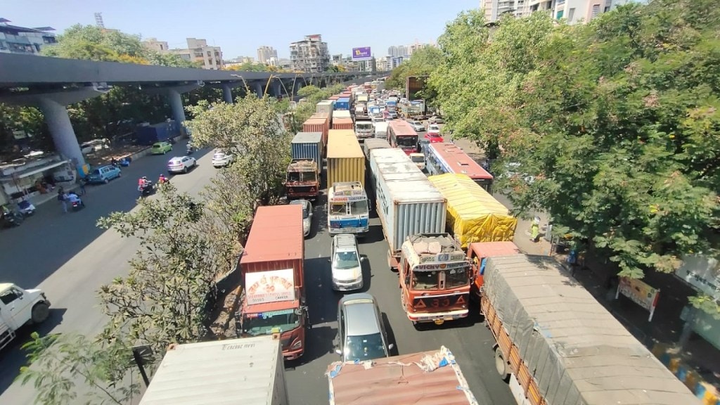 Truck stalled again thane