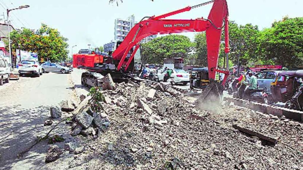 digging road in pune