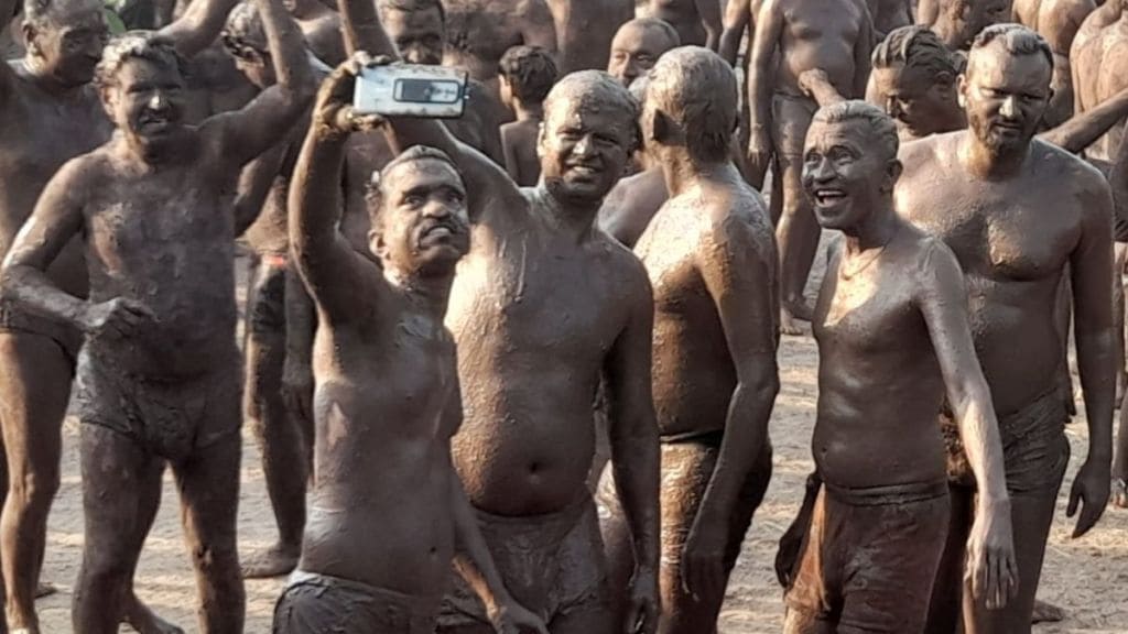 mud bathing in Nashik