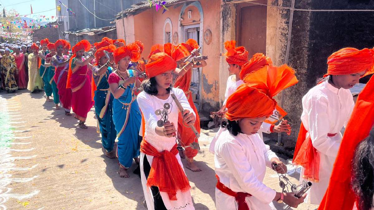 गावातीलच सचिन जाधव यांनी दिग्दर्शित केलेल्या तेंडल्या या चित्रपटाचे प्रमोशन यावेळी मुलांच्या माध्यमातून करण्यात आले. यावेळी क्रीडा पत्रकार सुनंदन लेले यांनी आजचा दिवस 'जागतिक क्रिकेट दिन' म्हणून साजरा करण्यात येत असल्याचे यावेळी जाहीर केले.