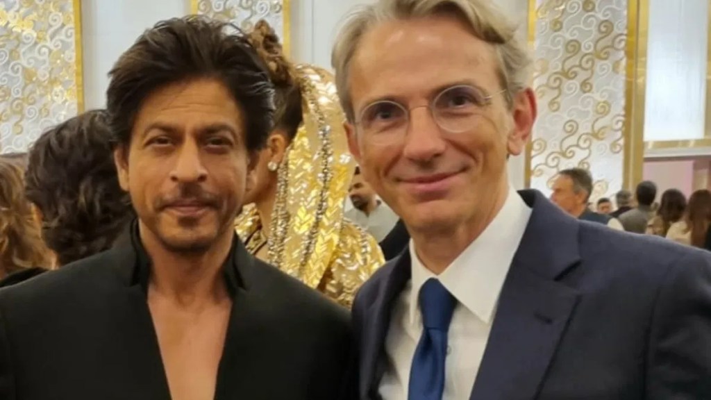 shah-rukh-khan and French Ambassador to India Emmanuel Lennon