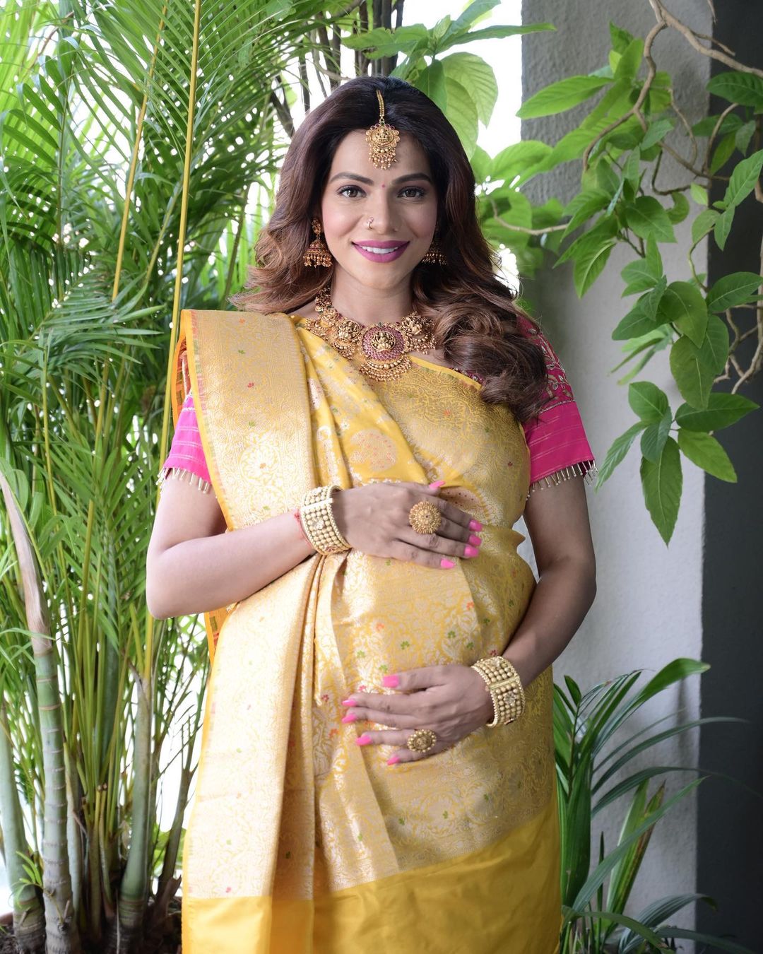 tv-actress-tanvi-thakkar-maternity-photoshoot