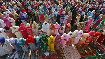 women namaz in mosque