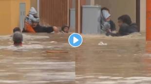 rescue mother-daughter from rising flood waters in Italy