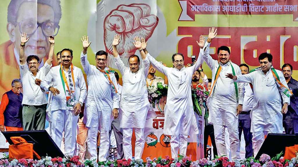 ajit pawar criticizes eknath shinde in vajramuth rally