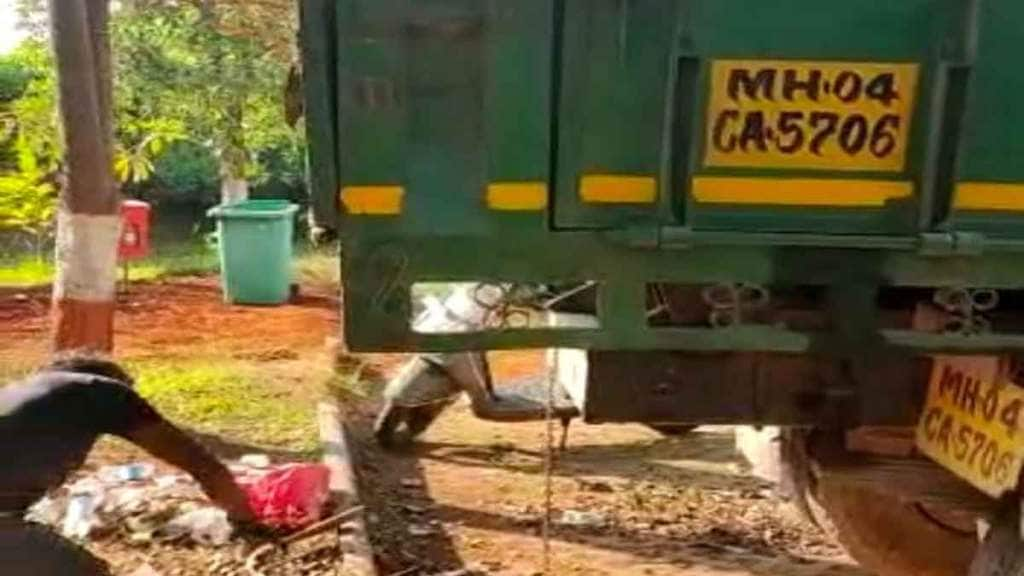 garbage heap in navi mumbai municipal headquarters