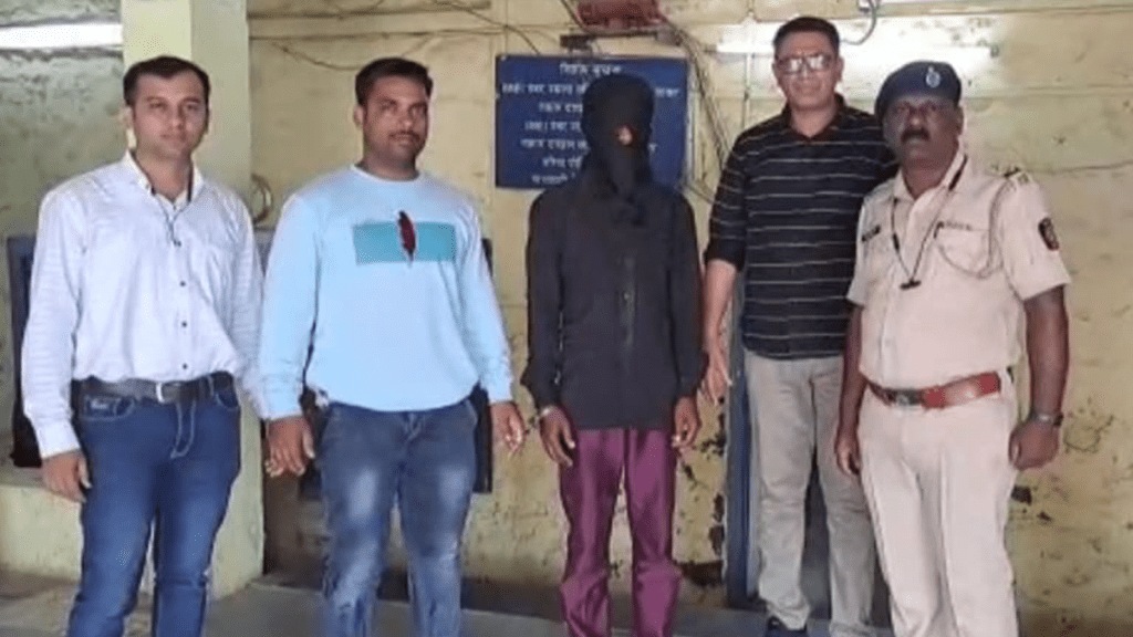 thief stole mangalsutra woman constable Kalyan arrested