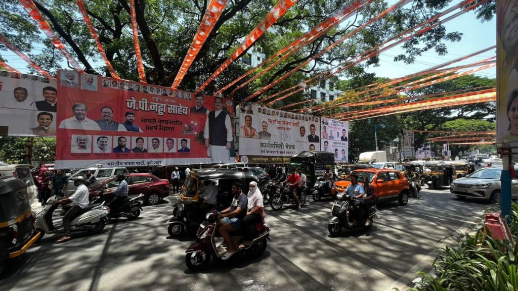 traffic jam in pune due to BJP meeting