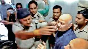 Policeman misbehaved with Sisodia in jail