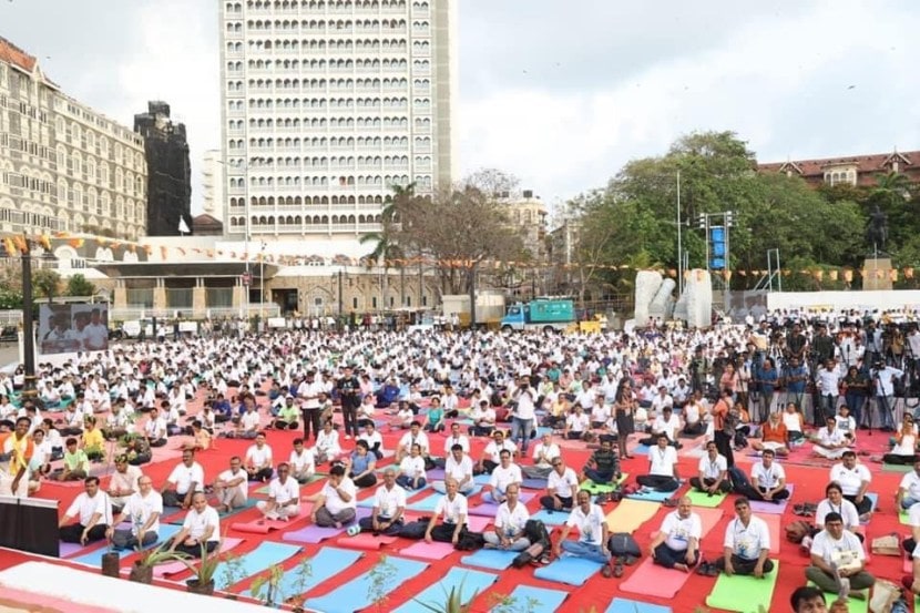 International Yoga Day 2023 : मुख्यमंत्री एकनाथ शिंदेंची योगसाधना, मुंबईकरांना आवाहन करत म्हणाले…