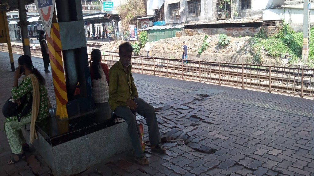 Paver block Kalyan railway station