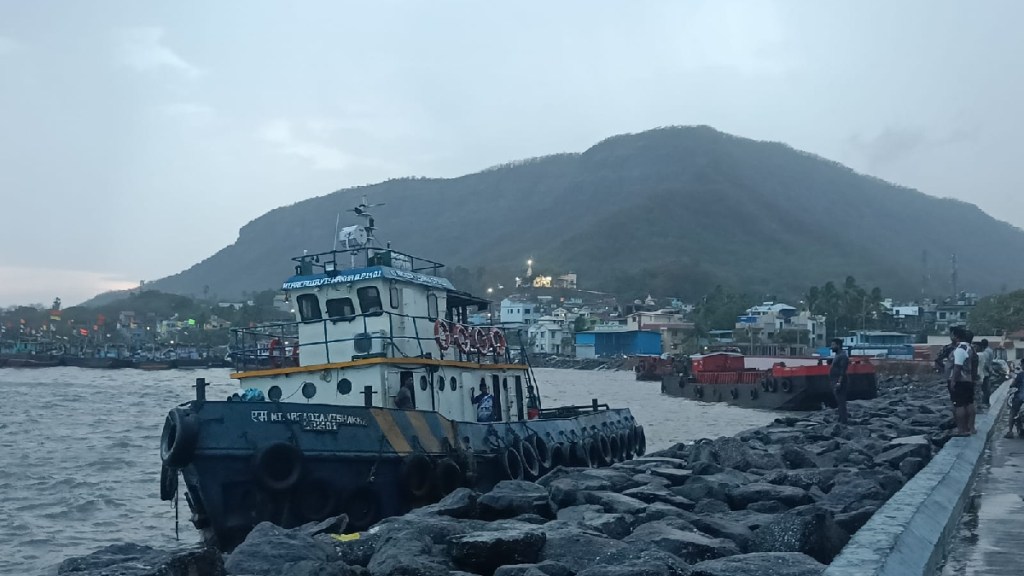 cargo ship hit Karanja Ro Ro Jetty due to storm