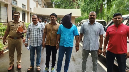 dinu don suspect making fake liquor arrested dhule