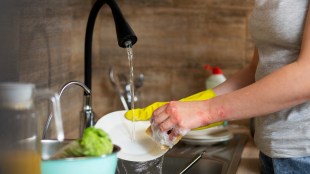 how to wash utensils without soap at home with Natural way know Simple Cleaning tips and tricks