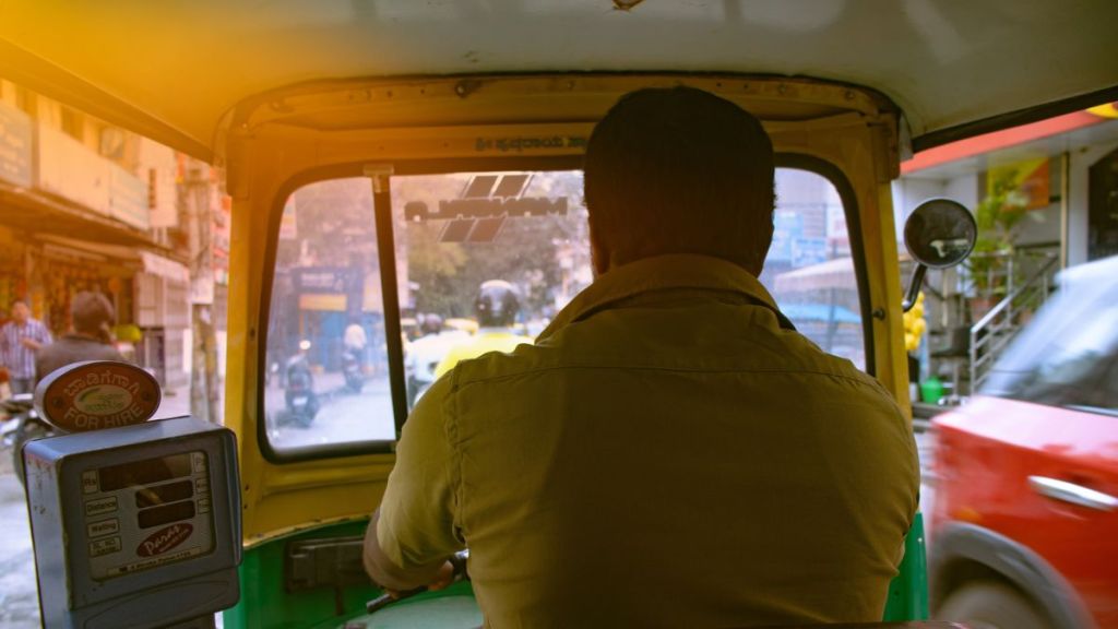 Bengaluru auto driver's Crying video goes viral says earned just Rs 40 in 5 hours