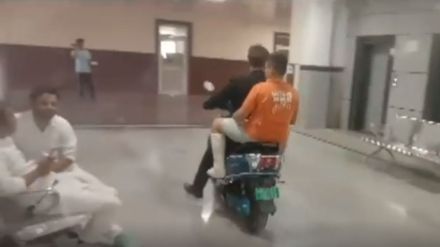 No wheelchair at Kota hospital angry person takes injured son to third floor on scooter