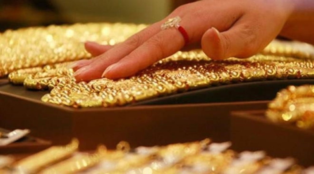 Modi Govt bans import of some gold jewellery