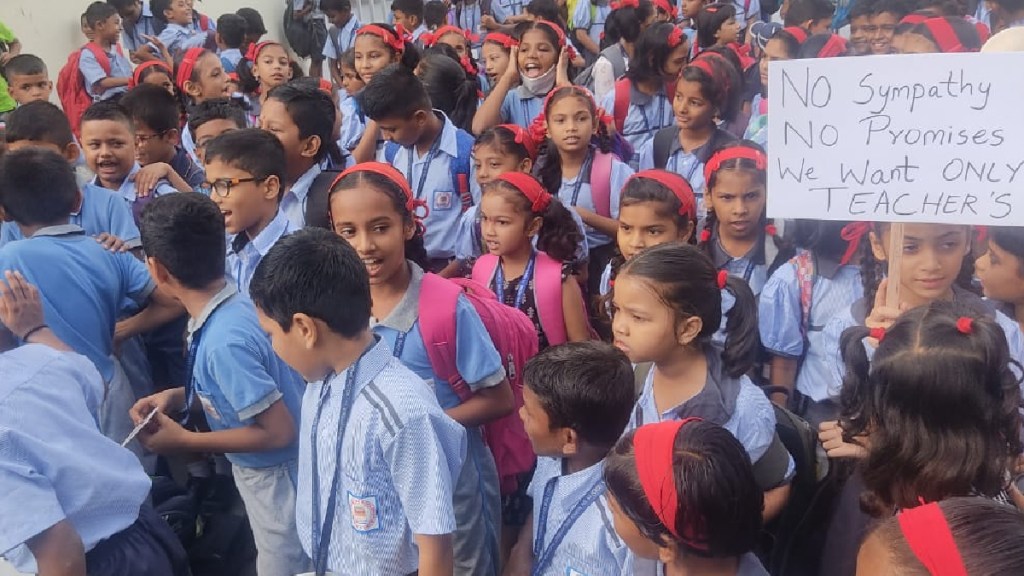 student protest in navi mumbai Municipal, Koparkhairane