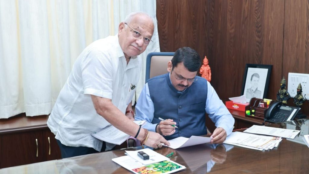 sudhir Gadgil-devendra fadnavis