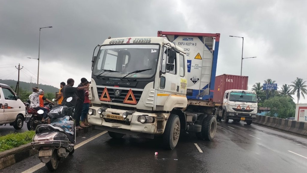 Mumbai Ahmedabad National Highway accident