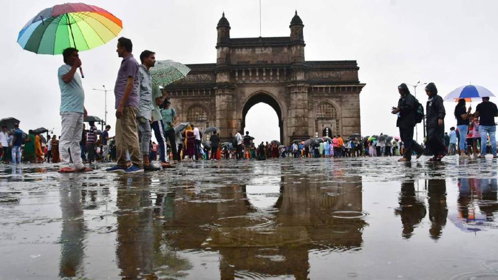 Mumbai, Red Alert, heavy rain, Colaba, waterlogging, Churchgate