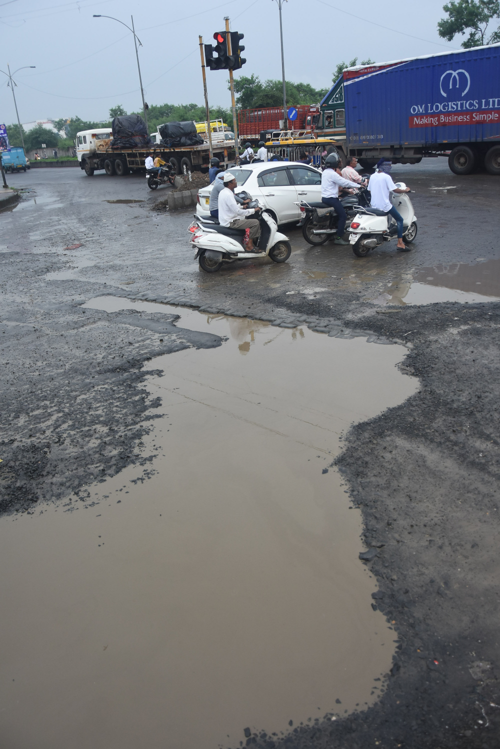 Nagpur Potholes Photos 2023