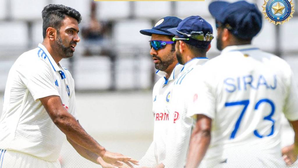 Ashwin overtakes Muthaya Muralitharan