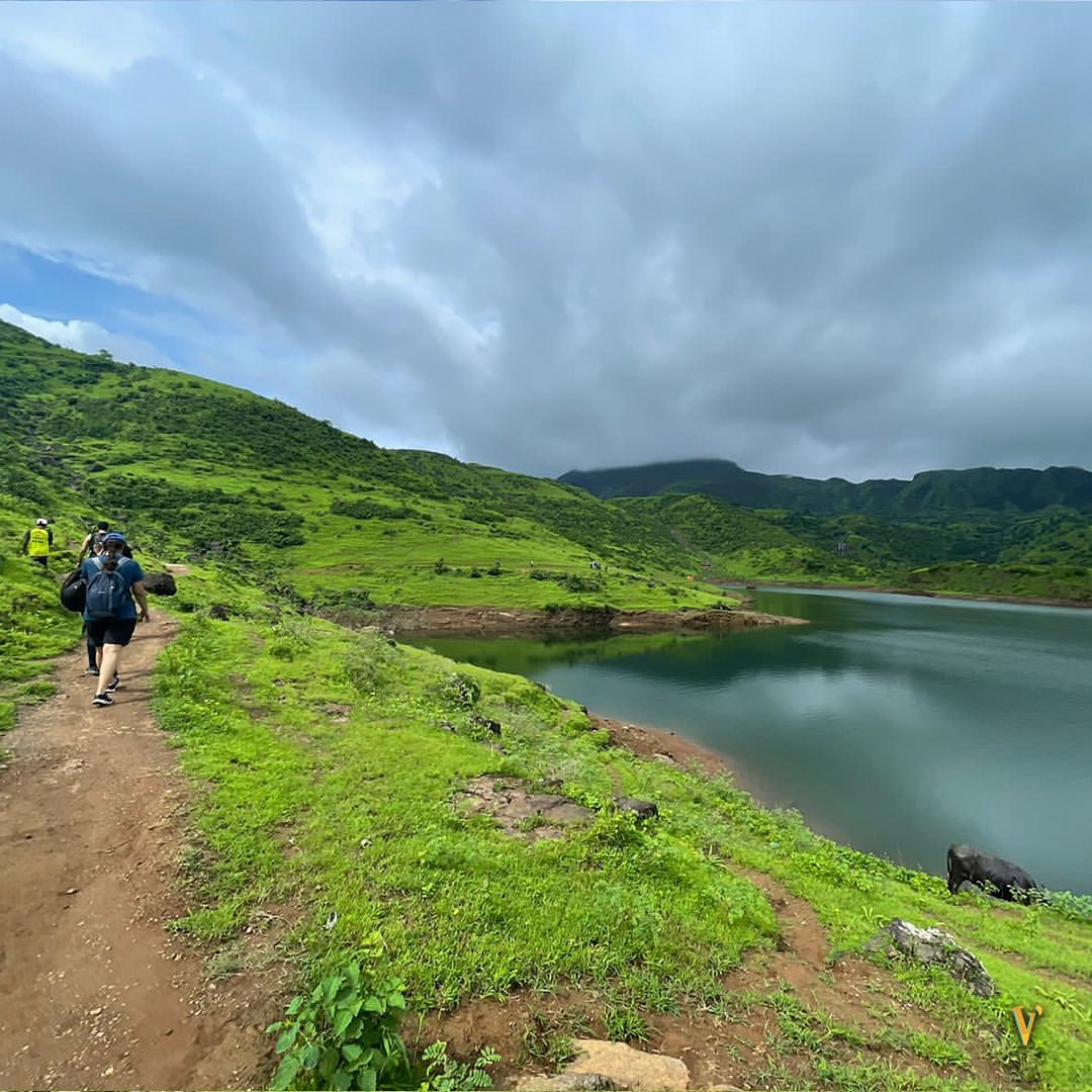 Shivani Baokar Tejashri Pradhan Garbett Plateau Trek