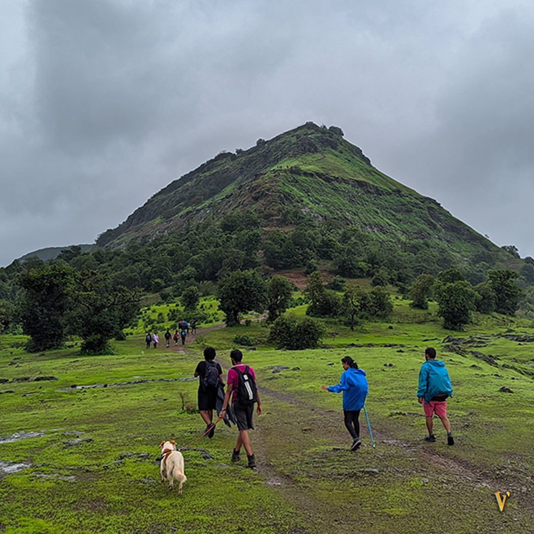 Shivani Baokar Tejashri Pradhan Garbett Plateau Trek