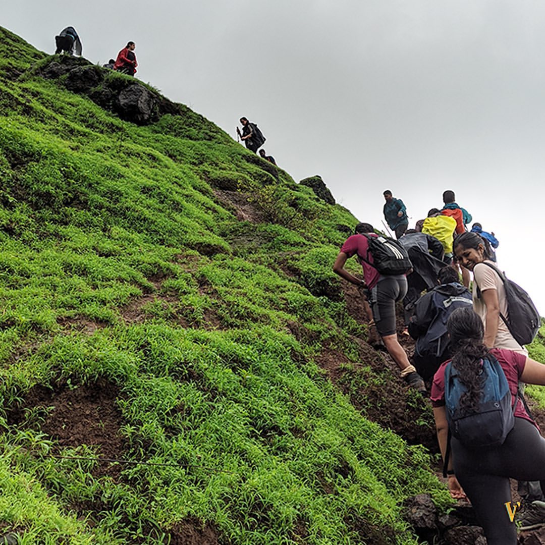 Shivani Baokar Tejashri Pradhan Garbett Plateau Trek