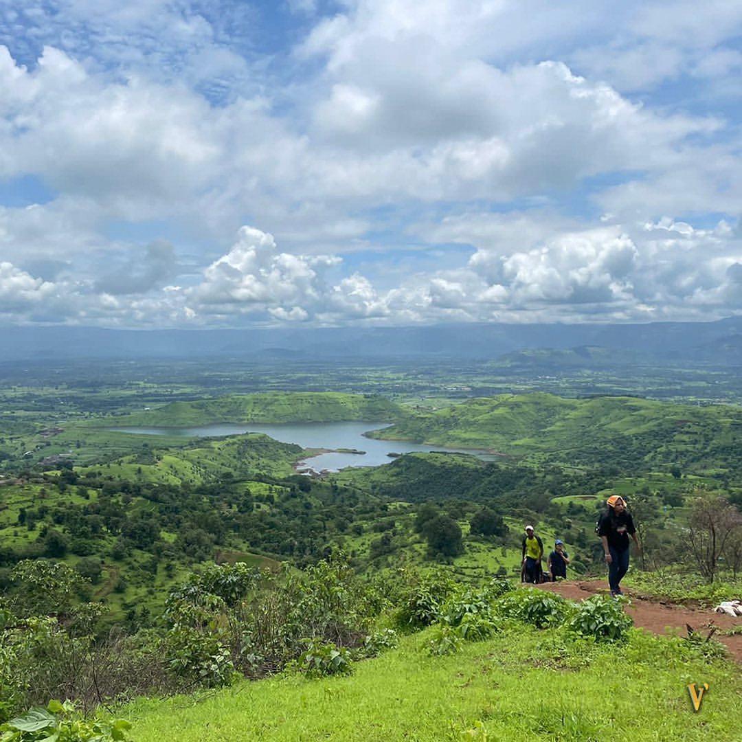 Shivani Baokar Tejashri Pradhan Garbett Plateau Trek