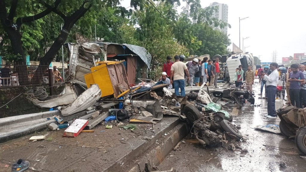 cement mixer tanker hit vehicles Chunabhatti