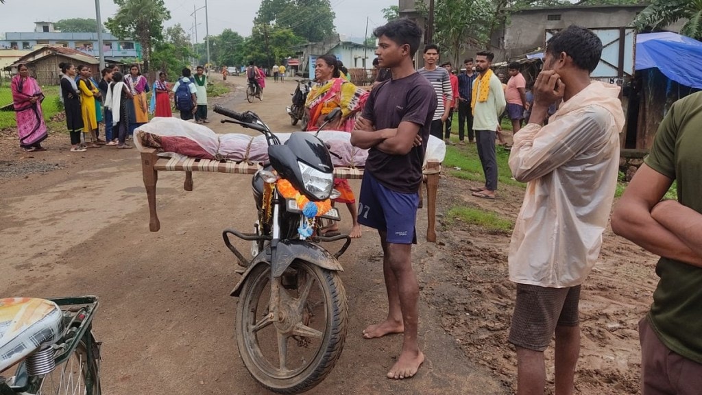 dead body two wheeler Bhamragad taluka