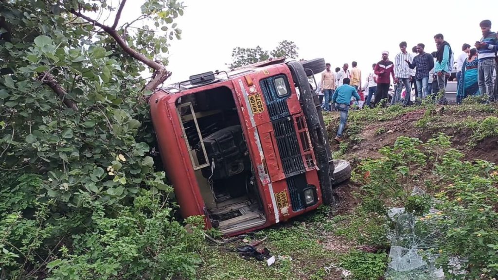 bus overturned