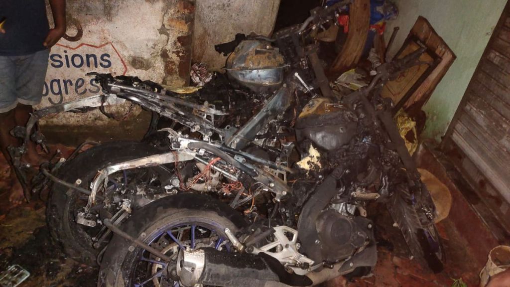 motorcycles burnt in Virar