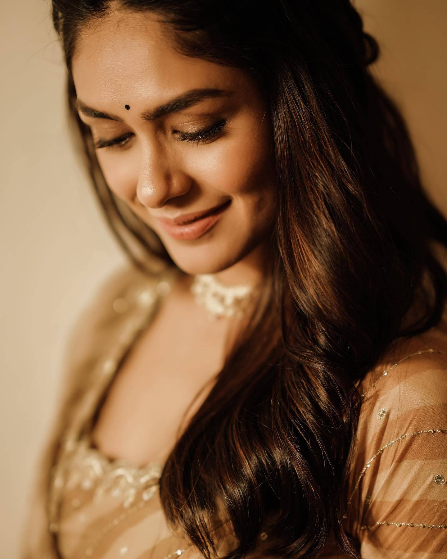 mrunal-thakur-most-expensive-actress-in-south-industry 