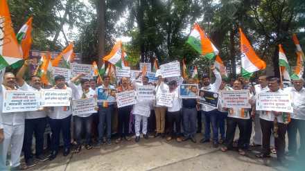 ajit pawar group protest in thane demanding sambhaji bhide arrest