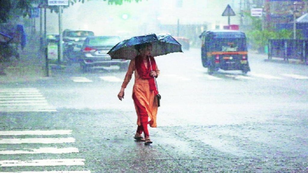 Heavy rain in Mumbai city