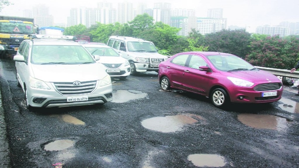 Potholes on roads mumbai