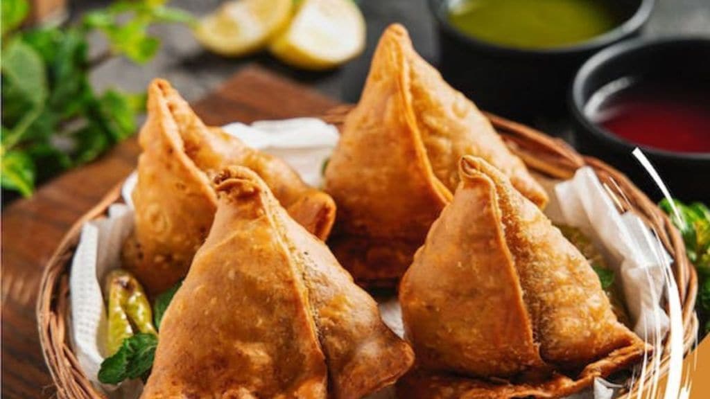 how to make samosa like hotel at home know easy recipe