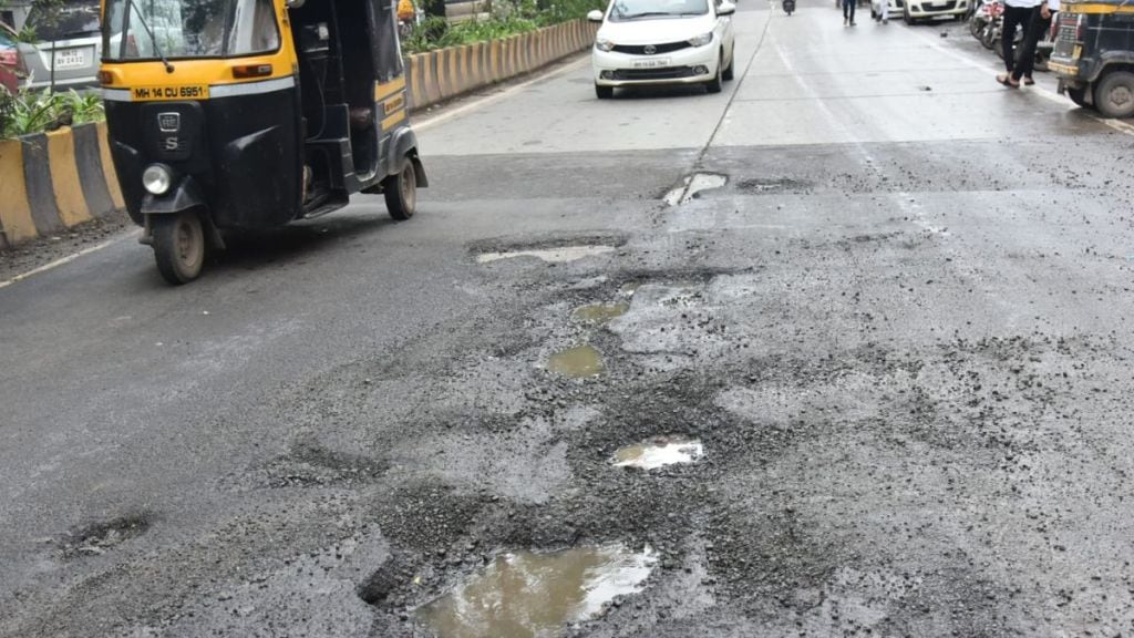 potholes on road pimpri chinchwad