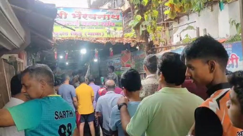 queue in front of chicken shop