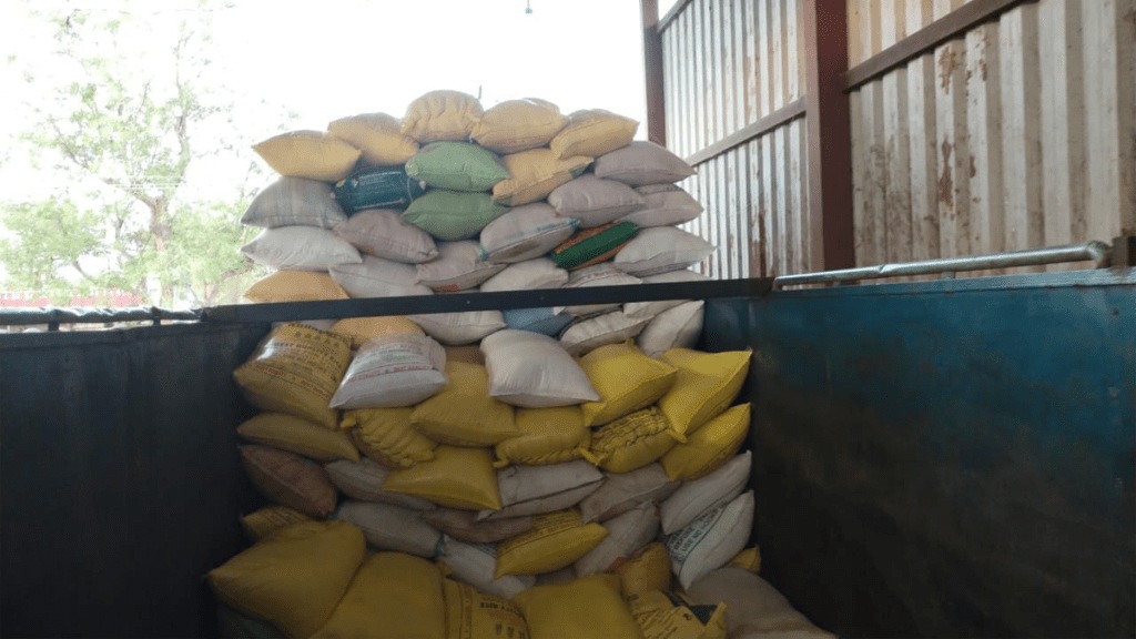 rice mafia illegally smuggling rationed rice from Telangana into Maharashtra