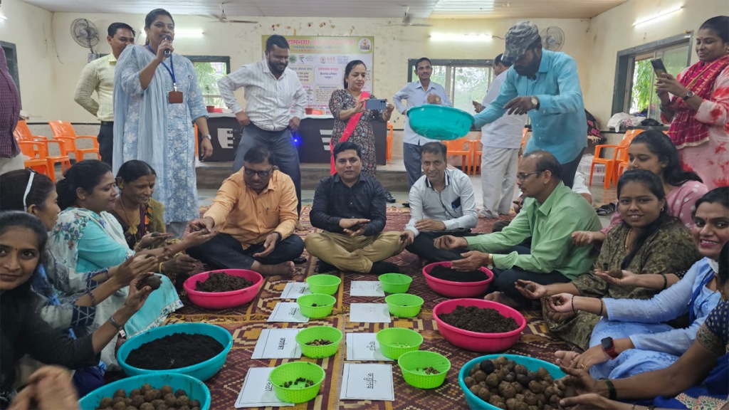 ulhasnagar municipal corporation's Seed Ball Campaign 2500 prepared organic fertilizers tree plantation