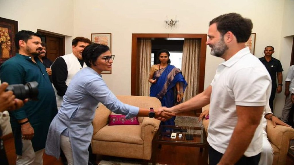 supriya sule sonia duhan meeting with rahul gandhi