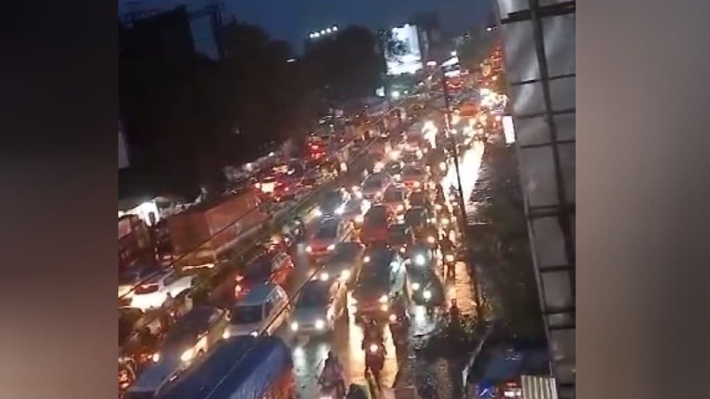 traffic in kalyan higyway