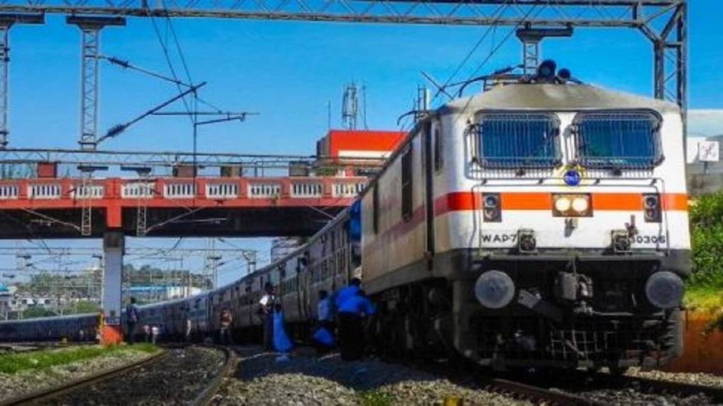 railway services delayed in nagpur