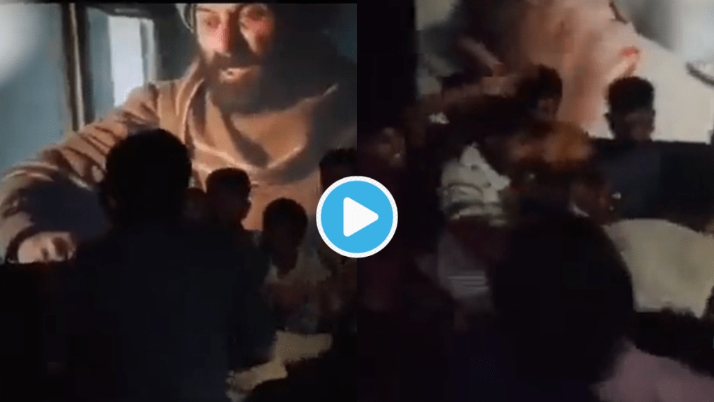 Gadar 2 Huge Fight Breaks In Theater Video Two Drunk Group For Chanting Modi Pakistan zindabad Sunny Deol Amisha Patel